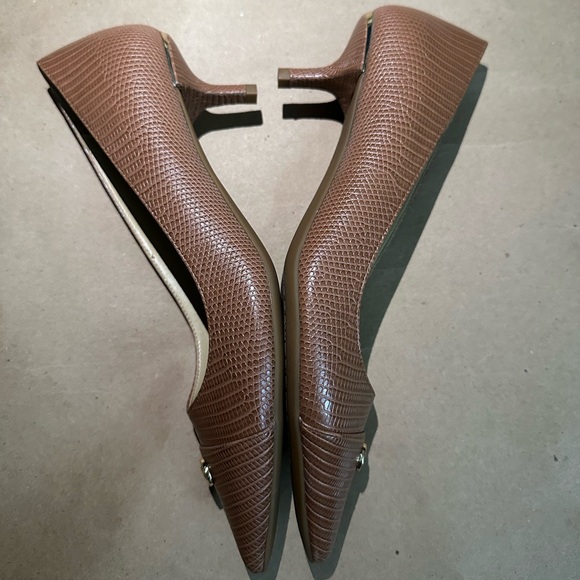 NEW Michael Kors Snake Embossed Brown Kitten Heels Pumps Size 8 - Picture 5 of 9